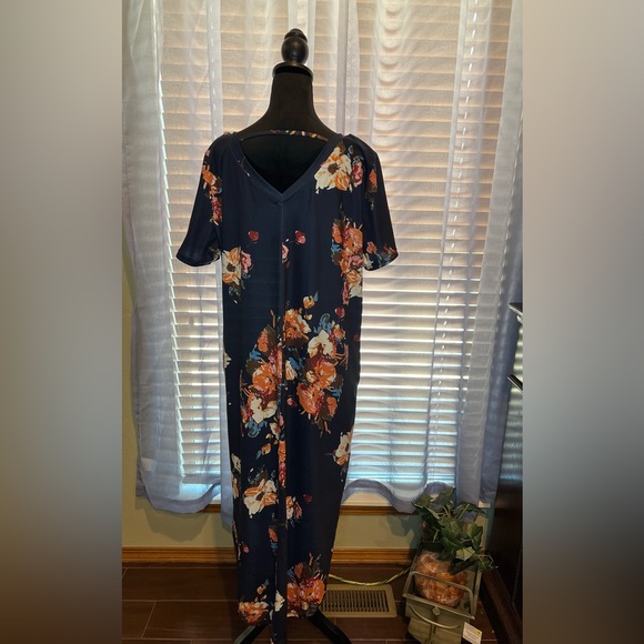 NWOT Women's Plus Size Maxi Dress with Pockets - Picture 4 of 13